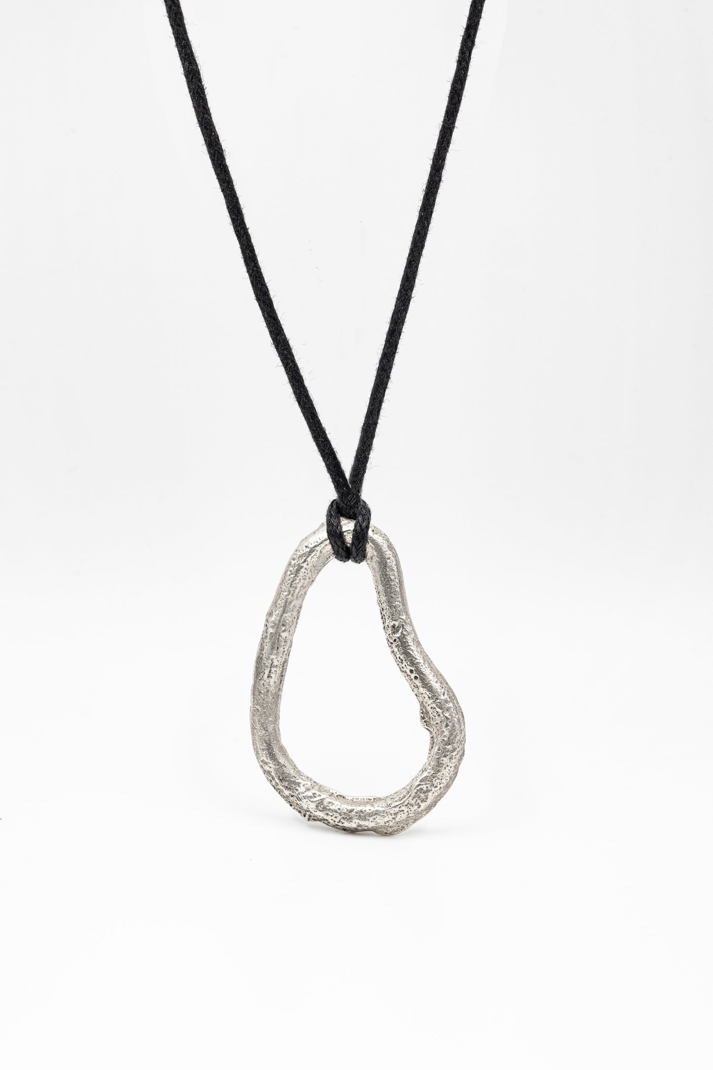 RAVI pendant
