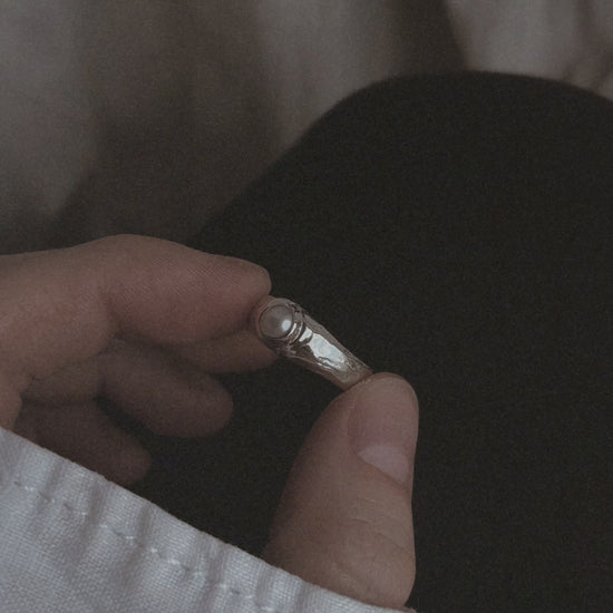 DAYA pearl ring video